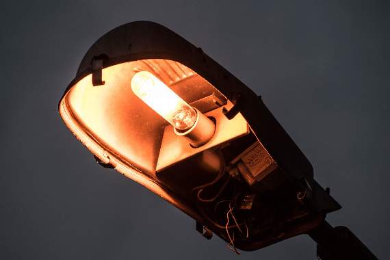 Council to switch off streetlights in cost cutting measure
