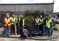 Volunteers brave high winds for community litter pick