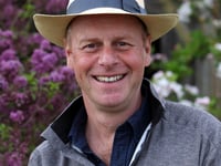 Garden expert to attend show