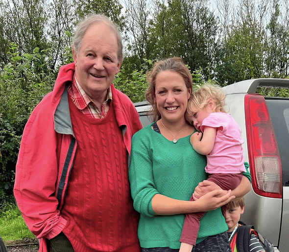 Campaign to save mobile library service receives over 5,000 signatures