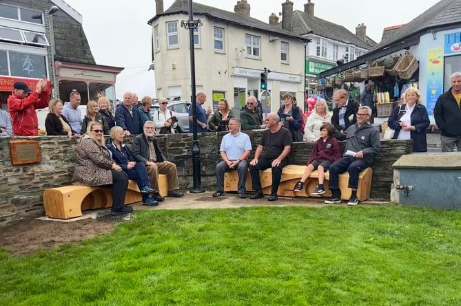 Bude bench unveiled 