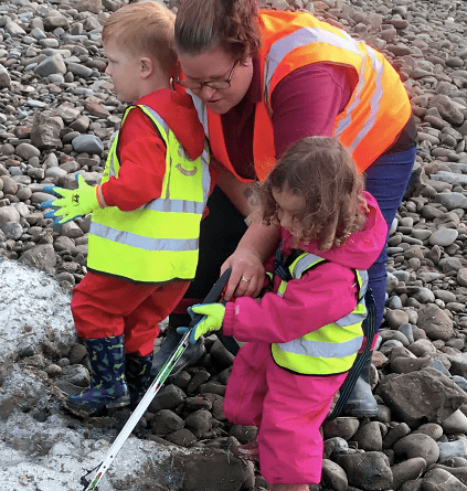 St Petroc’s School Nursery tots do their bit for the environment at Bude beach clean up