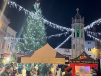 Hundreds turn out to watch Launceston light up at switch-on event