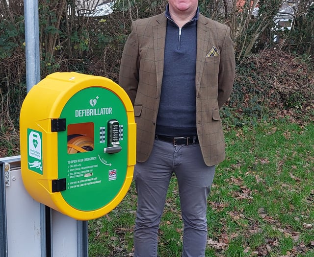 Launceston Town Council install new defibrillator 