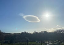 UFO shaped cloud seen hovering over Beaworthy 