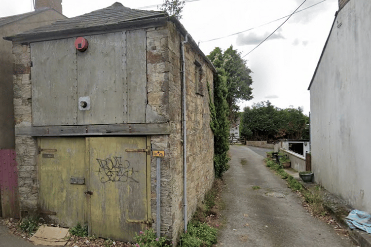 Barn Lane disused barn