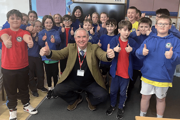 MP for Torridge and West Devon Sir Geoffrey Cox at Shebbear’s Little Bears Pre-School and Shebbear Primary School