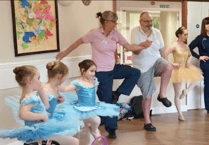 Care home enjoy toe tapping visit and singalong performance