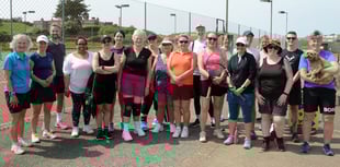 Bude Tennis Club host touring side