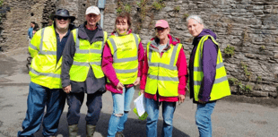 Community group help keep streets clean with bank holiday litter pick