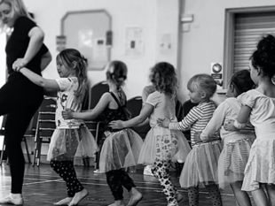 Tots take to the stage for debut dance show in Holsworthy