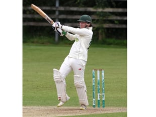 Lindsay's ton in vain as youthful Cally bow out 