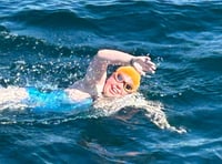 Swimmer tackles the English Channel powered by Jelly Babies