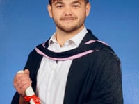 Graduation: Lewis Wosnitzka