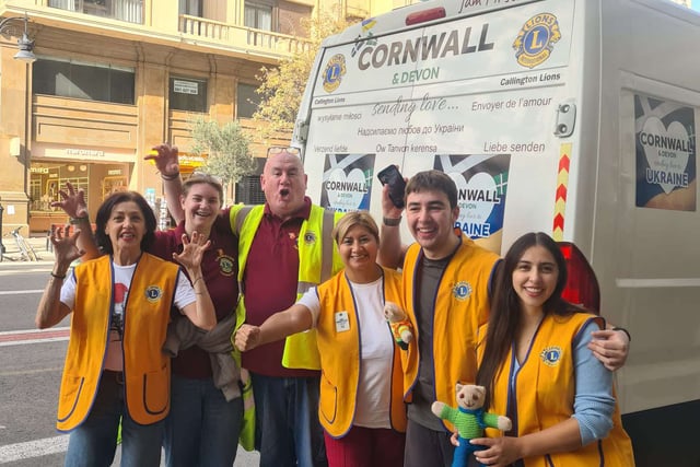 It’s a family affair as much needed aid is delivered to Valencia