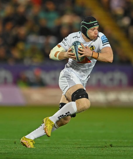 Exeter Chiefs forward Martin Moloney has joined Championship outfit Cornish Pirates on loan