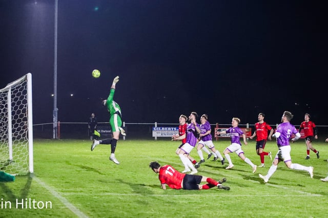 Dobwalls close gap on top two with five star show