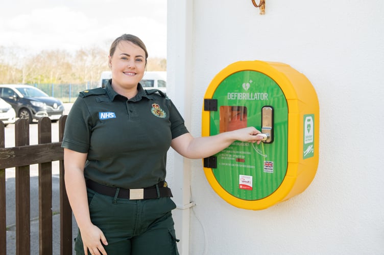The grant will support a new programme to increase the number of registered community defibrillators in the region.