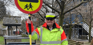 'Lollipop lady' to cross over into retirement 