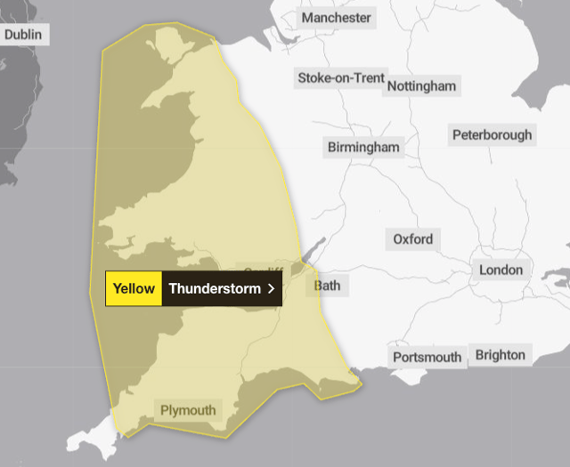 Met Office issues thunderstorm warning