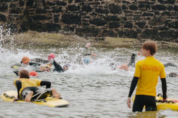 Heat 1 swim start.