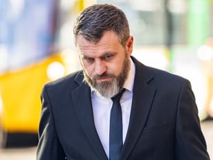 Disgraced police officer narrowly escapes jail 