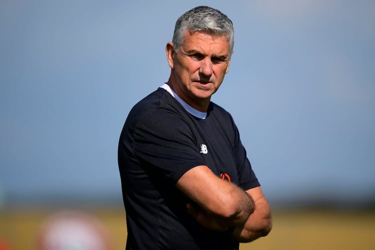 Truro City boss John Askey has challenged his side to try and secure automatic promotion out of National League South