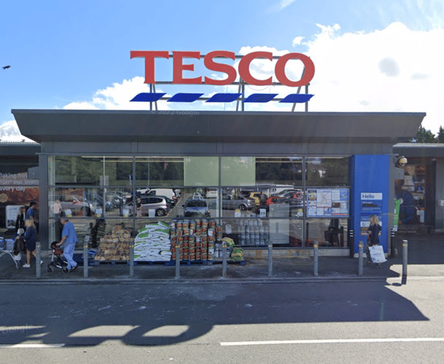 Supermarket defends decision to scrap checkouts