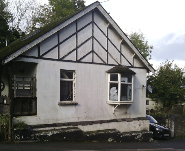 Planning: Council approves use of caravan on land 