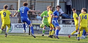 Reeves' late header sends Seasiders through in League Cup