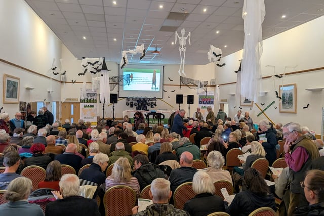 Concerned locals pack hall to 'say no to Beacon Solar' - updates