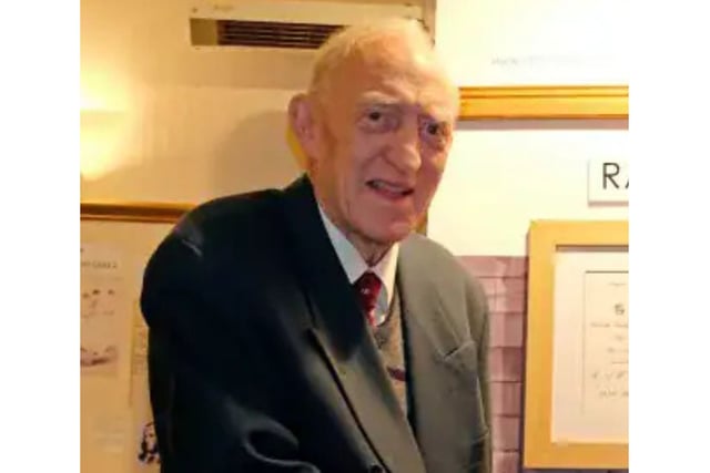 Tributes paid to former Cornwall and England rugby star