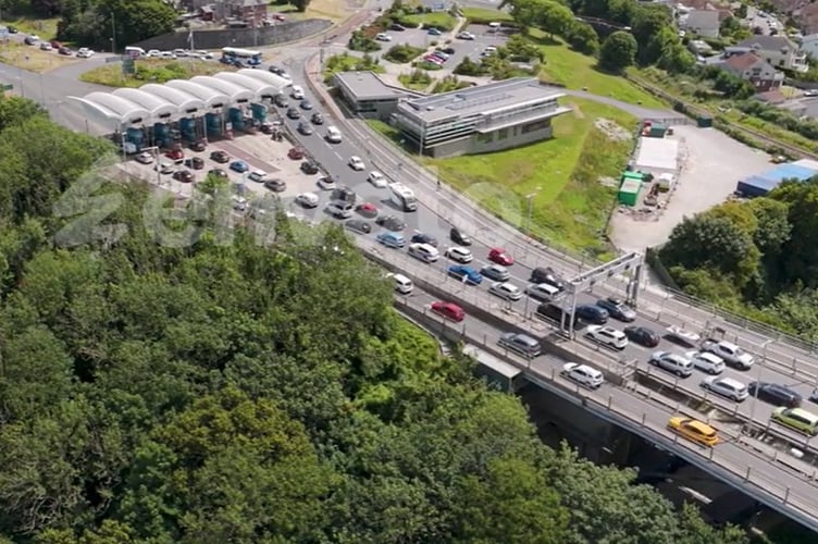 Queuing at Tamar Road Bridge toll stations