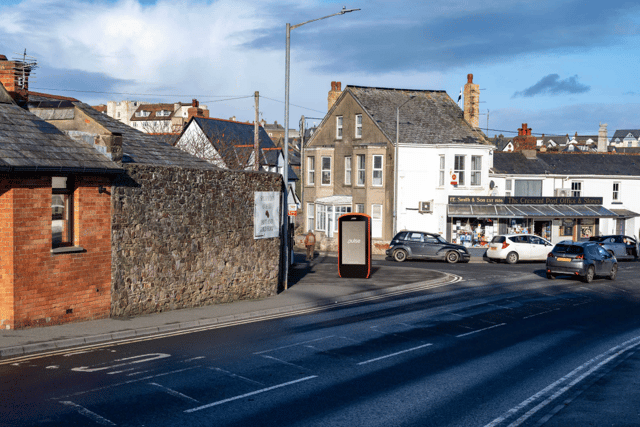 Plans for hated 'city-style' advert boards in Bude withdrawn