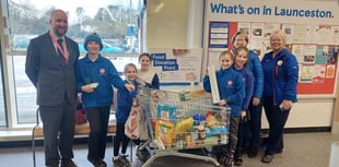 School council support families with food bank donation
