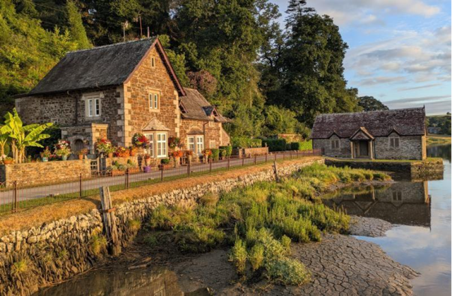 The picturesque Quay Cottage, located on the Pentillie Castle Estate in the heart of the Tamar Valley National Landscape