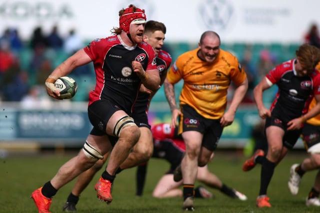 Pirates ease past Chinnor to maintain top six push