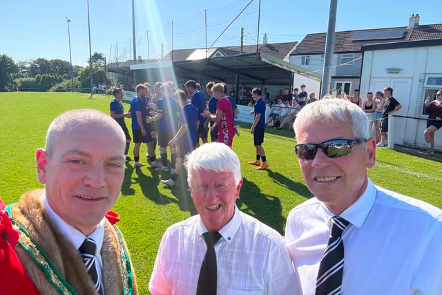Mayor presents revived Moores Cup to football tournament winners