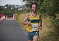 Le Grice and Beach take respective victories at Turkey Trot