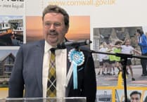 Reform councillor demands emergency meeting over council crisis